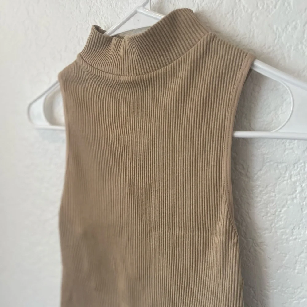 ZARA Ribbed Tank Top - Picture 2 of 6